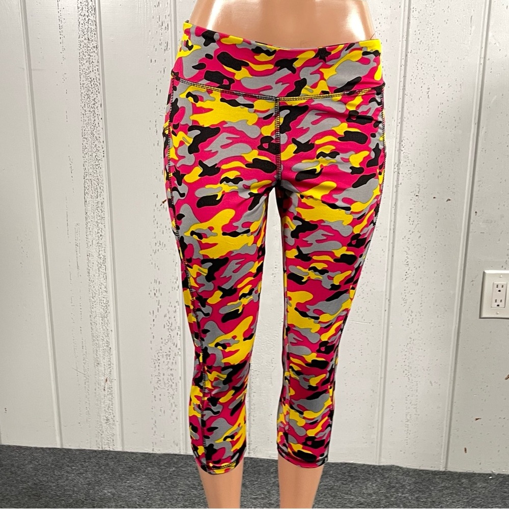 **Take A Walk Women's  Pink/Black & Yellow Camo Leggings Sz L